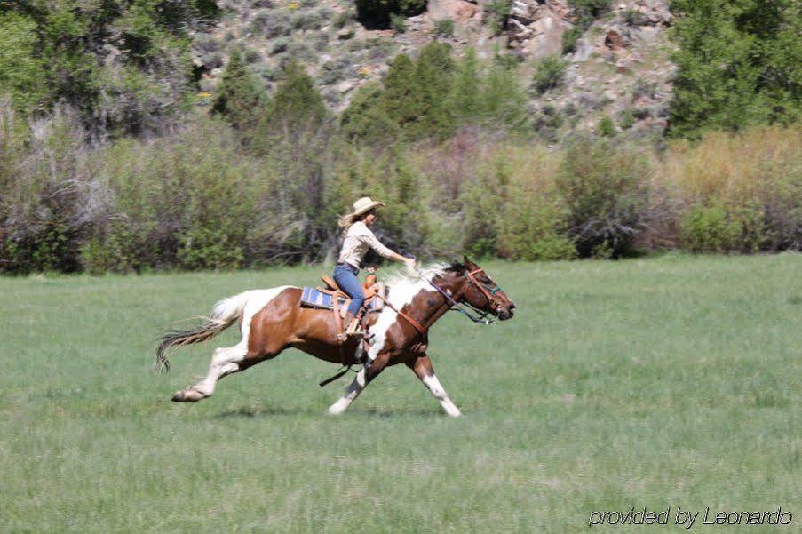 The Lodge & Spa At Brush Creek Ranch Saratoga Esterno foto